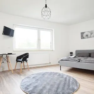 Zentral Gelegenes Und Ruhiges Apartment